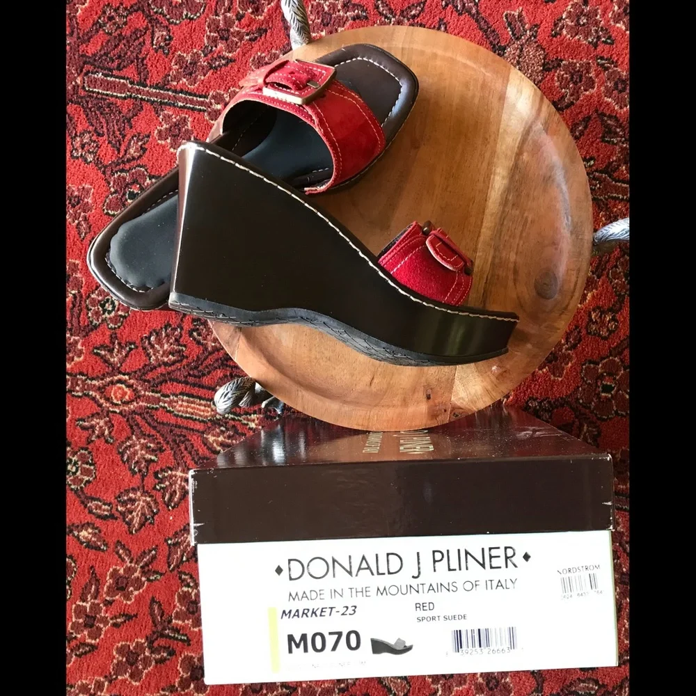 DONALD J PLINER NORDSTROM COMFORTABLE RED SUEDE WEDGES w/ BOX SZ 7M